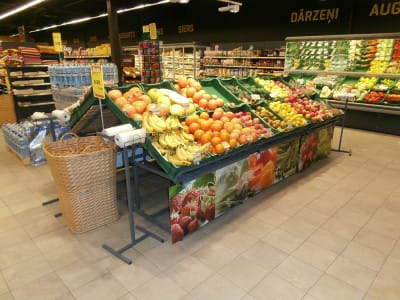 Hedelmä - ja vihanneshyllyt - Salacgrivan TOP-myymälä