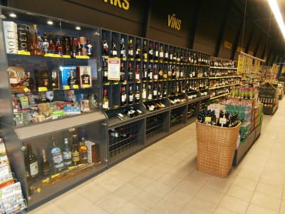 Juomahyllyt - Salacgrivan TOP-myymälä